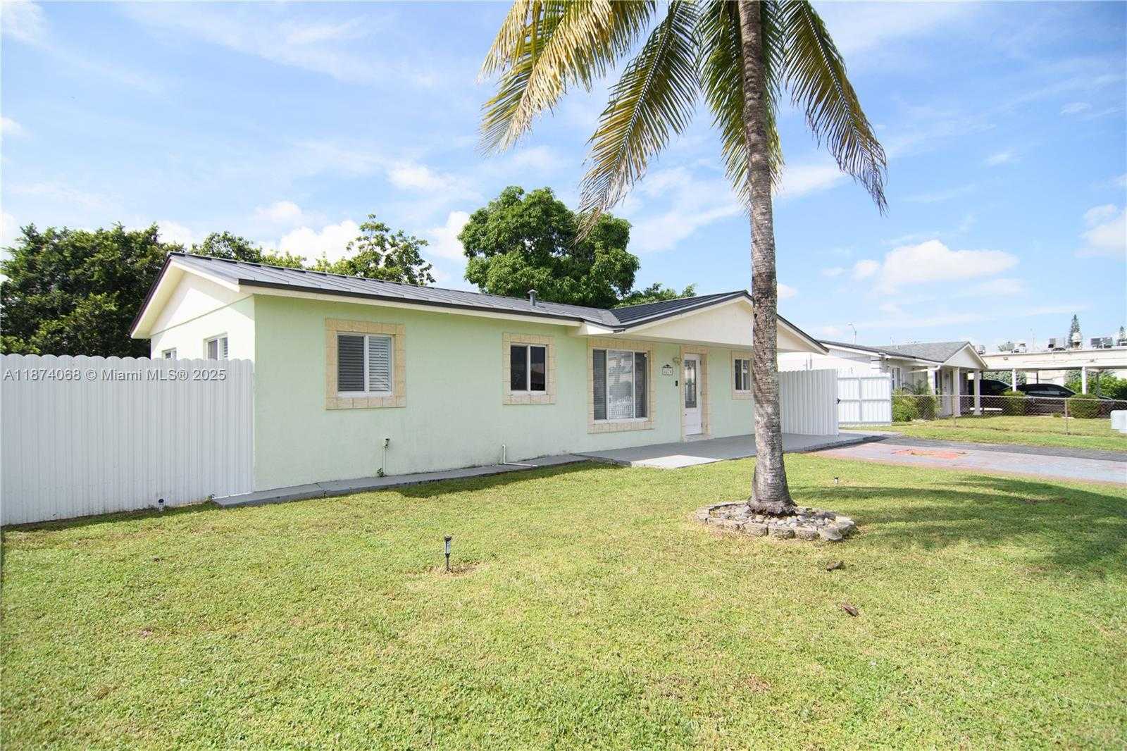 Small Image of 4526 NORTH WEST 200TH ST, Miami Gardens Number 47