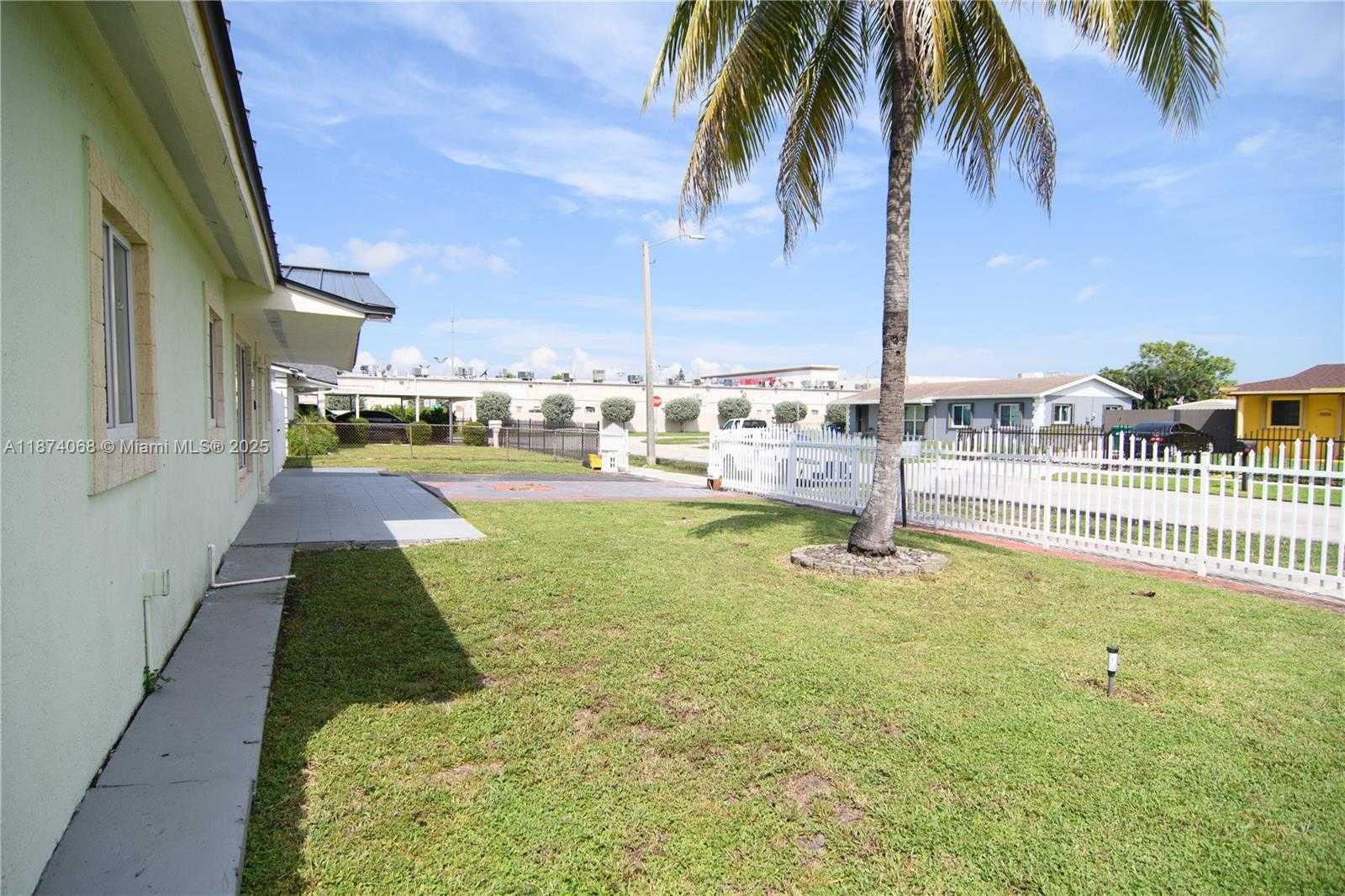 Small Image of 4526 NORTH WEST 200TH ST, Miami Gardens Number 48