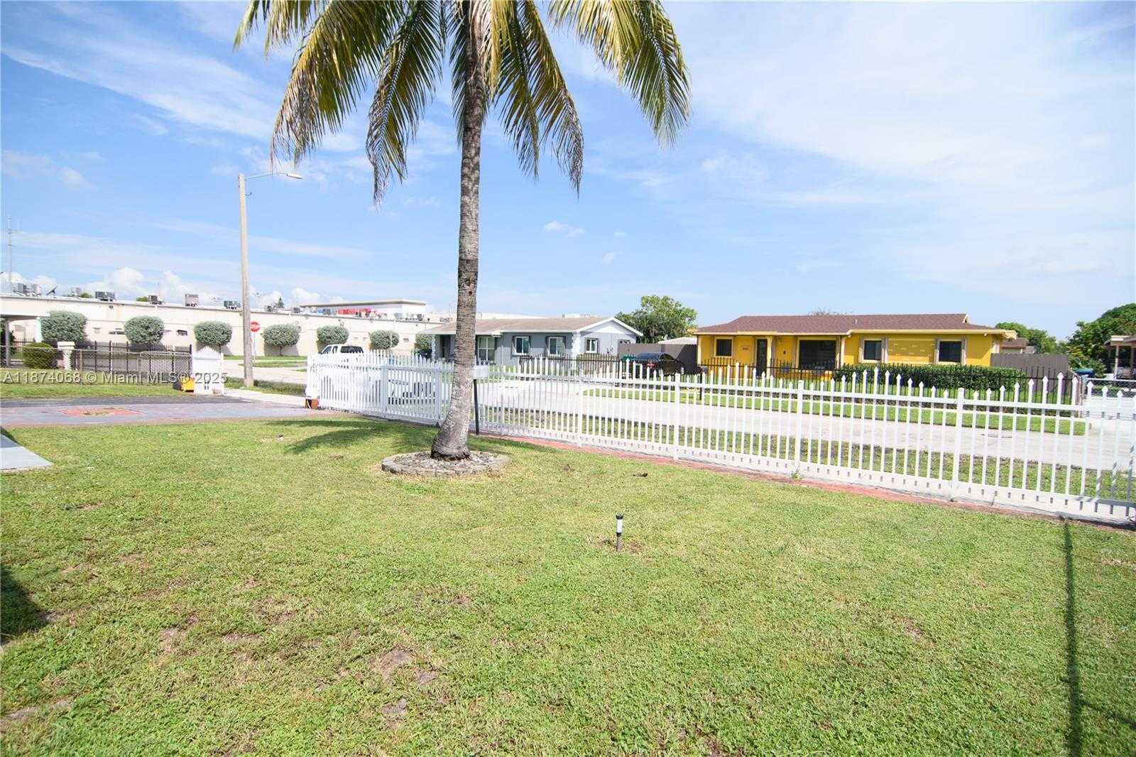 Small Image of 4526 NORTH WEST 200TH ST, Miami Gardens Number 49