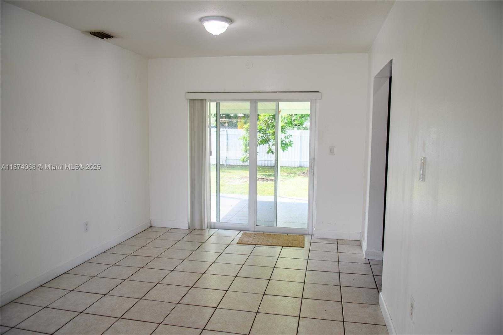Small Image of 4526 NORTH WEST 200TH ST, Miami Gardens Number 5