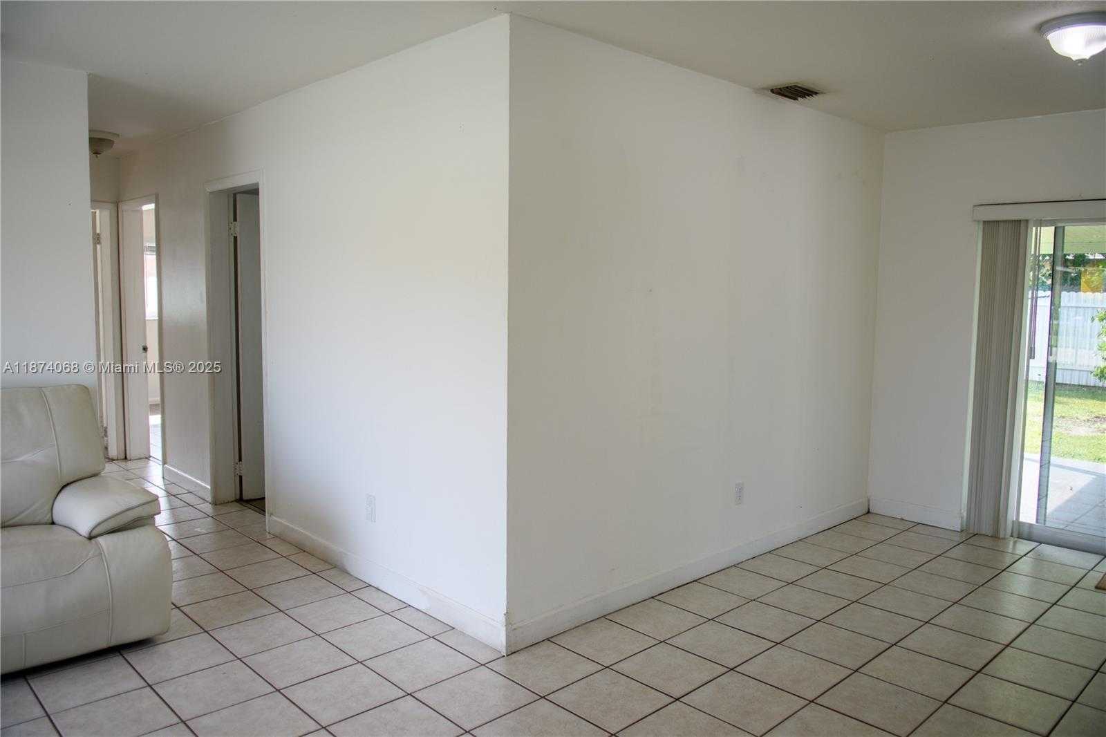 Small Image of 4526 NORTH WEST 200TH ST, Miami Gardens Number 6