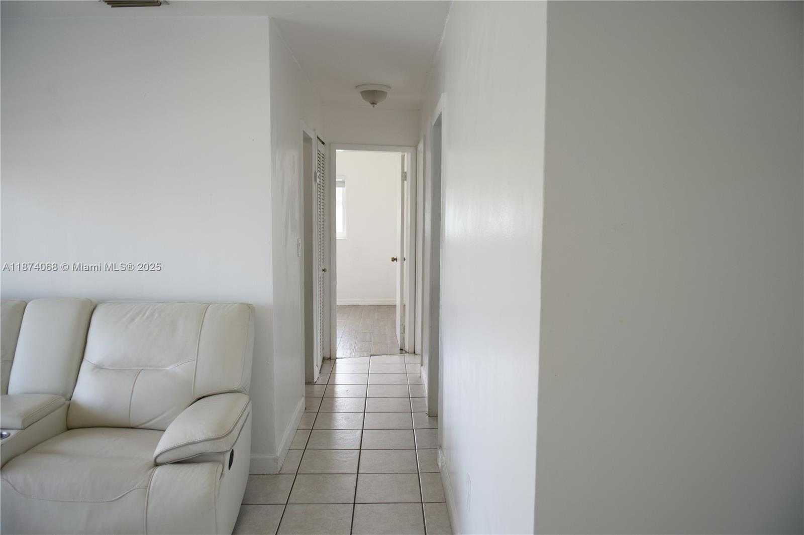 Small Image of 4526 NORTH WEST 200TH ST, Miami Gardens Number 9