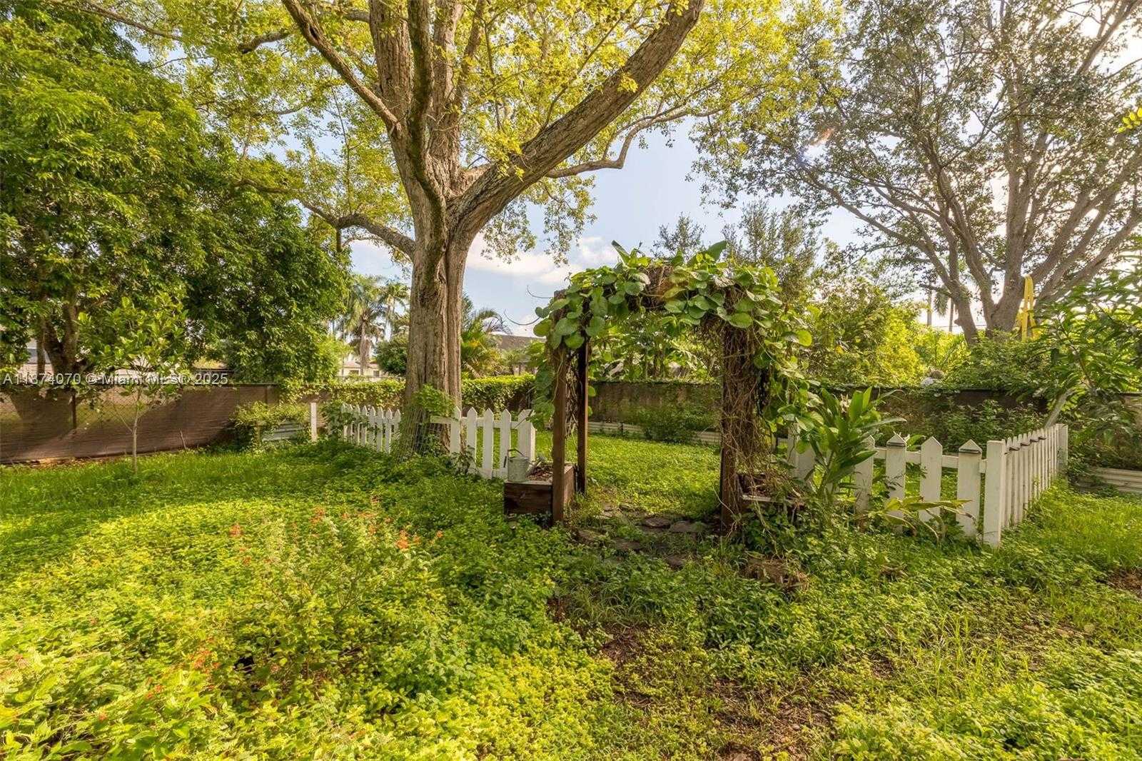 Small Image of 16721 SOUTH WEST 278TH ST, Homestead Number 22