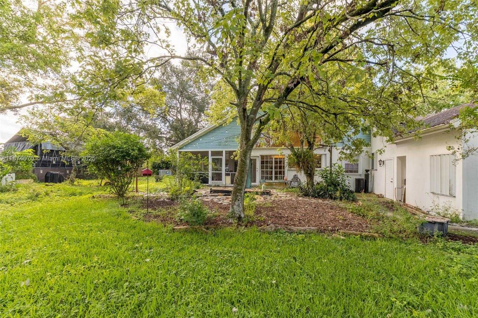 Small Image of 16721 SOUTH WEST 278TH ST, Homestead Number 25