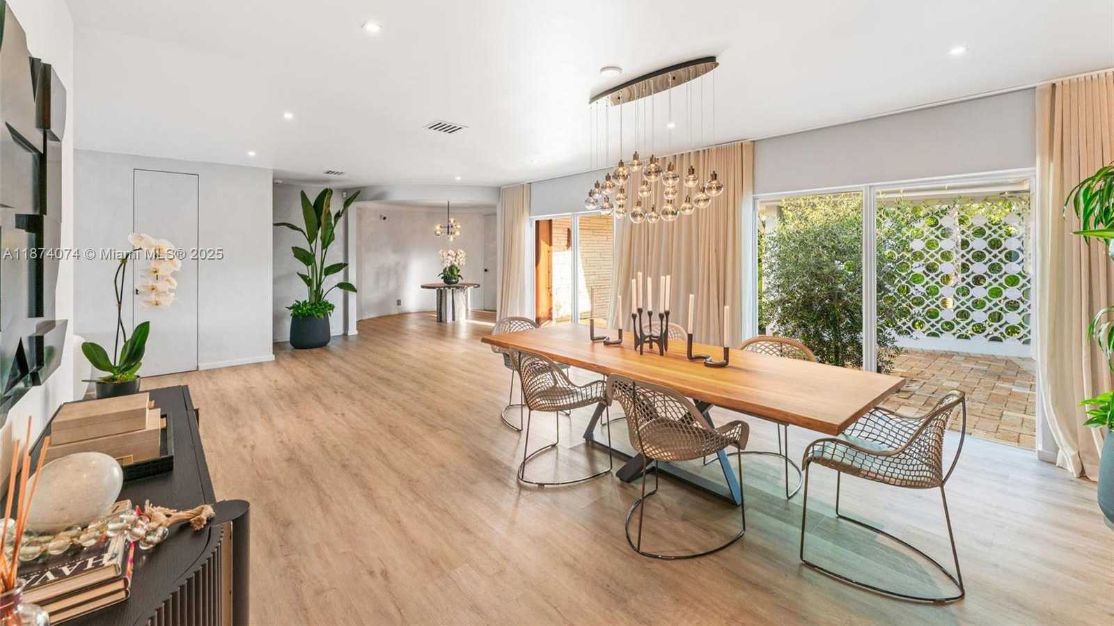 Small Image of 1011 NORTH VENETIAN DR, Miami Number 16