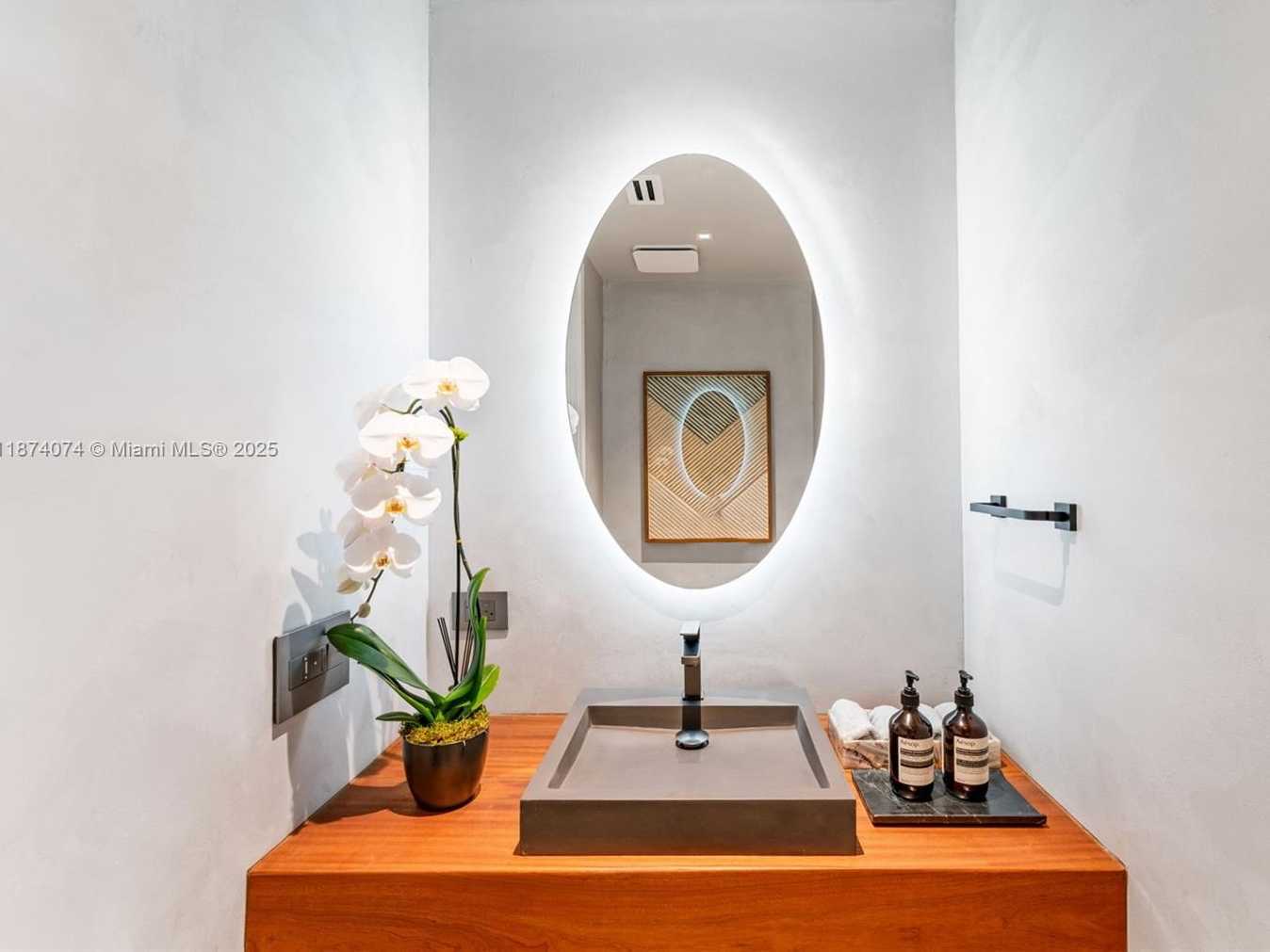 Small Image of 1011 NORTH VENETIAN DR, Miami Number 18
