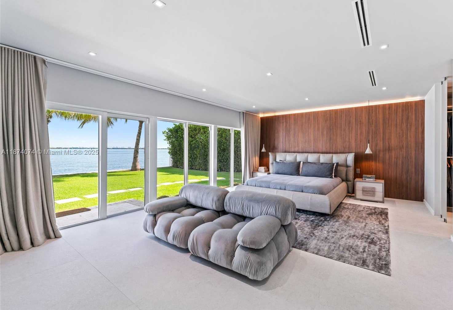 Small Image of 1011 NORTH VENETIAN DR, Miami Number 19