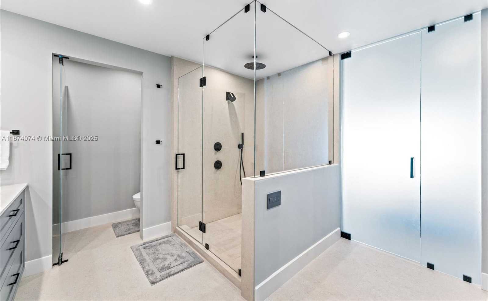 Small Image of 1011 NORTH VENETIAN DR, Miami Number 24