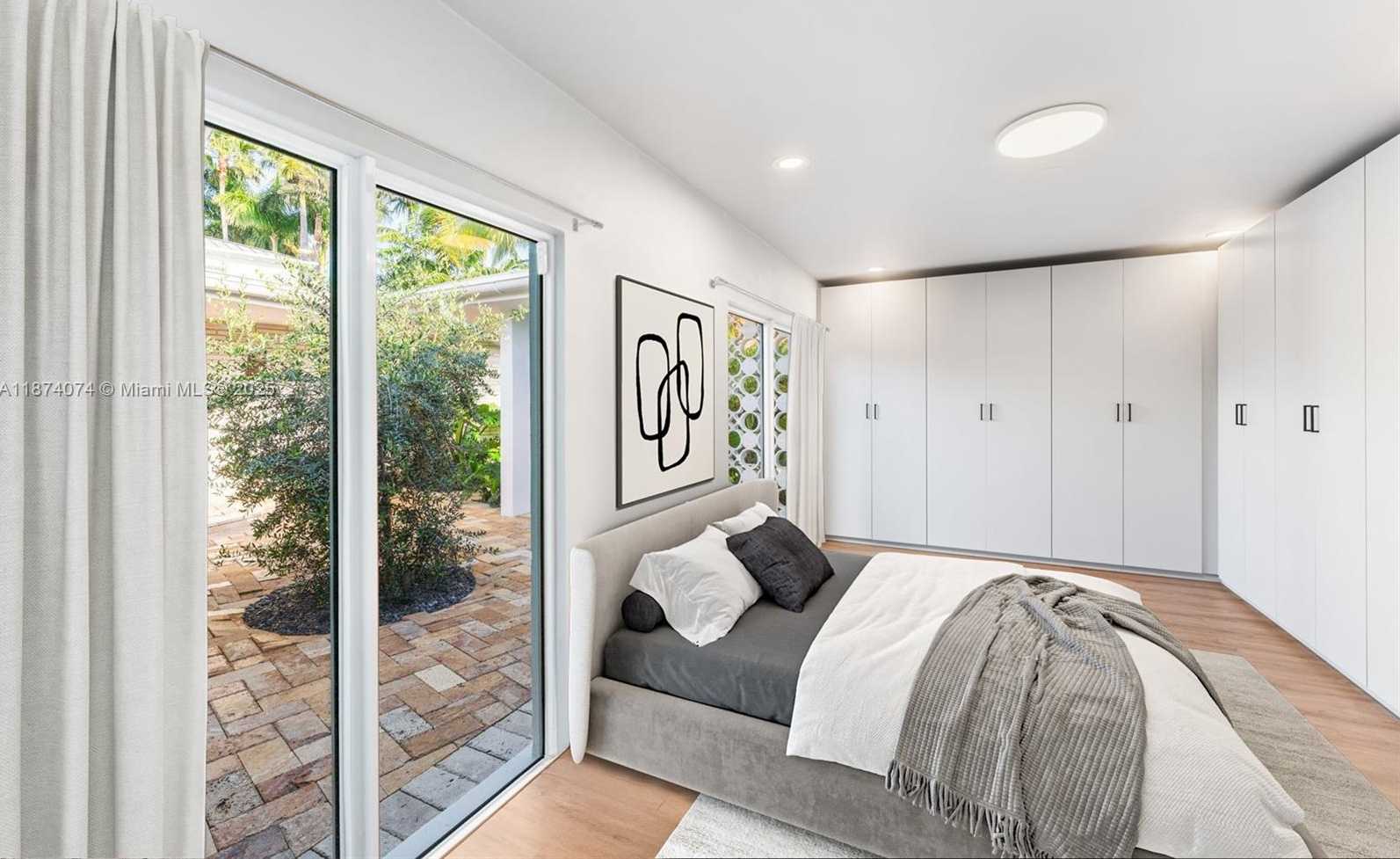 Small Image of 1011 NORTH VENETIAN DR, Miami Number 28