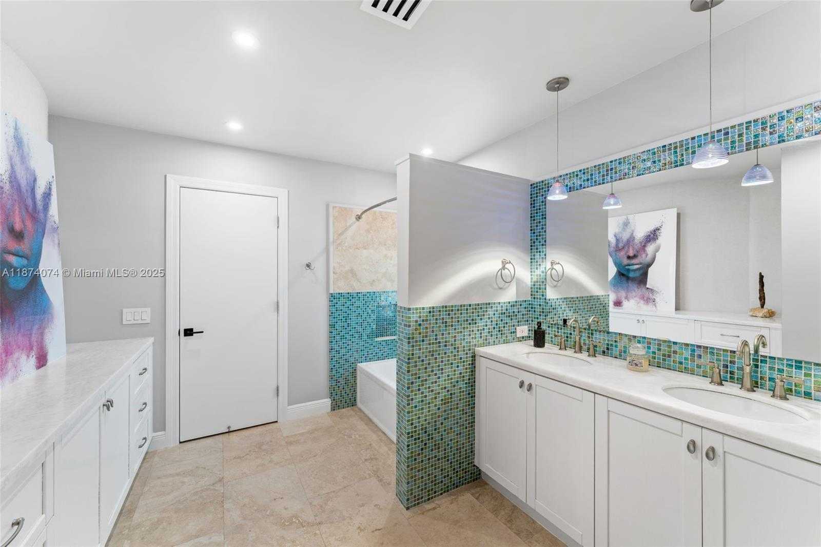Small Image of 1011 NORTH VENETIAN DR, Miami Number 29