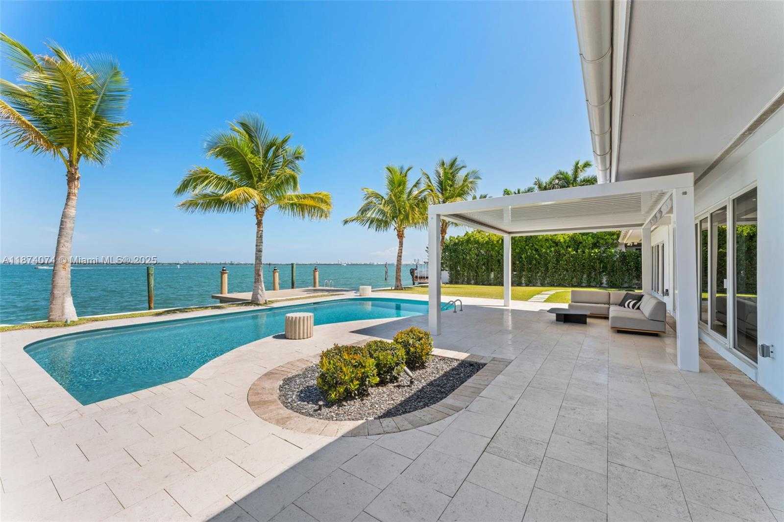 Small Image of 1011 NORTH VENETIAN DR, Miami Number 3