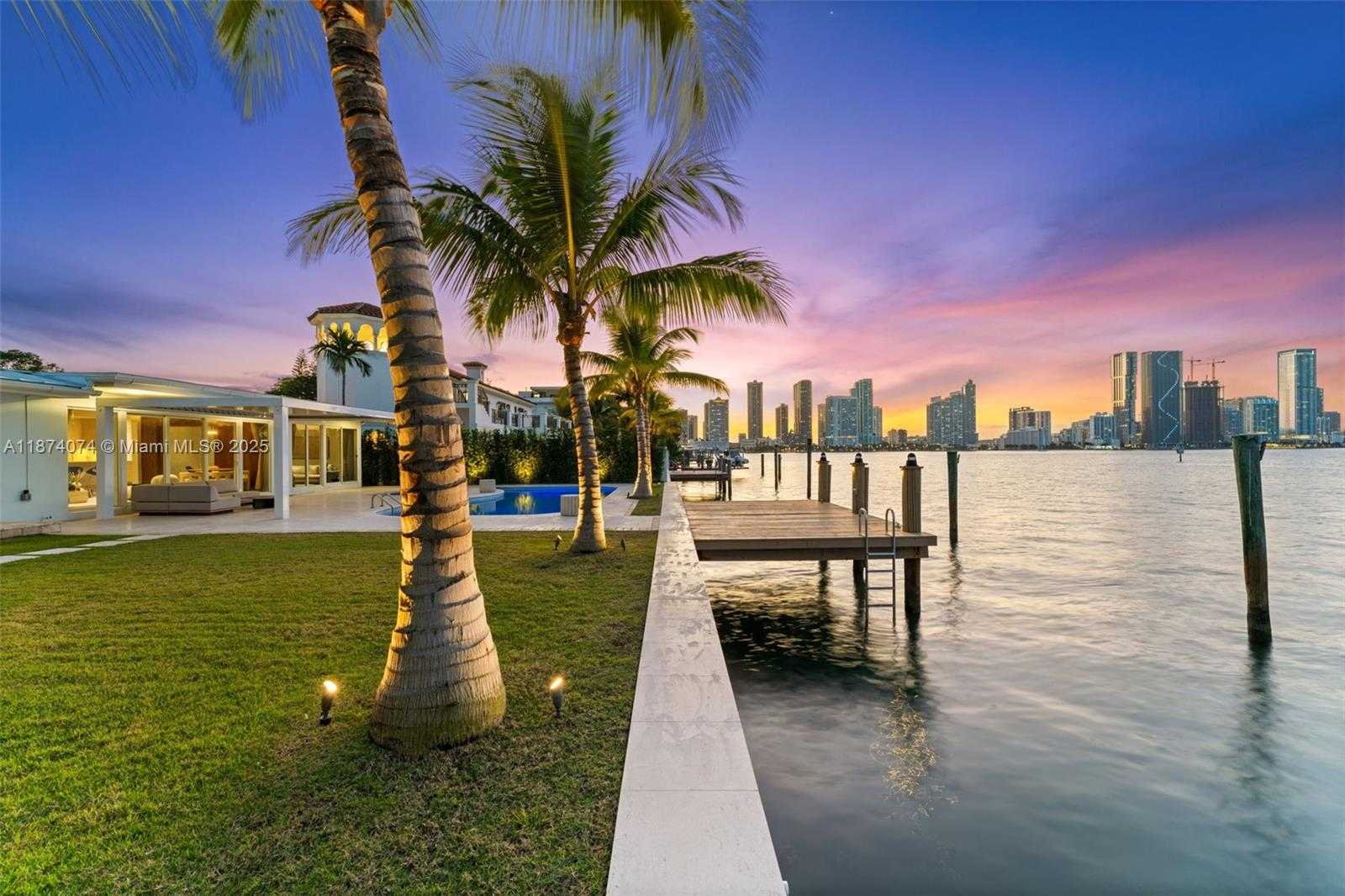 Small Image of 1011 NORTH VENETIAN DR, Miami Number 35