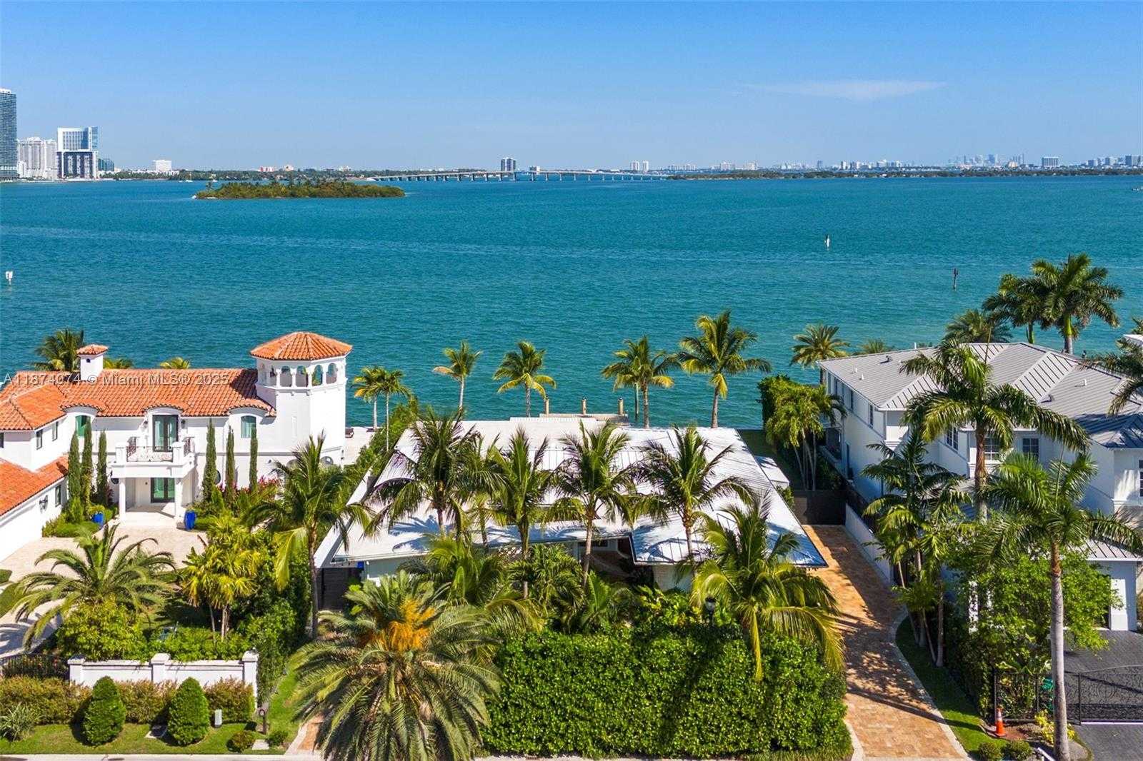 Small Image of 1011 NORTH VENETIAN DR, Miami Number 37