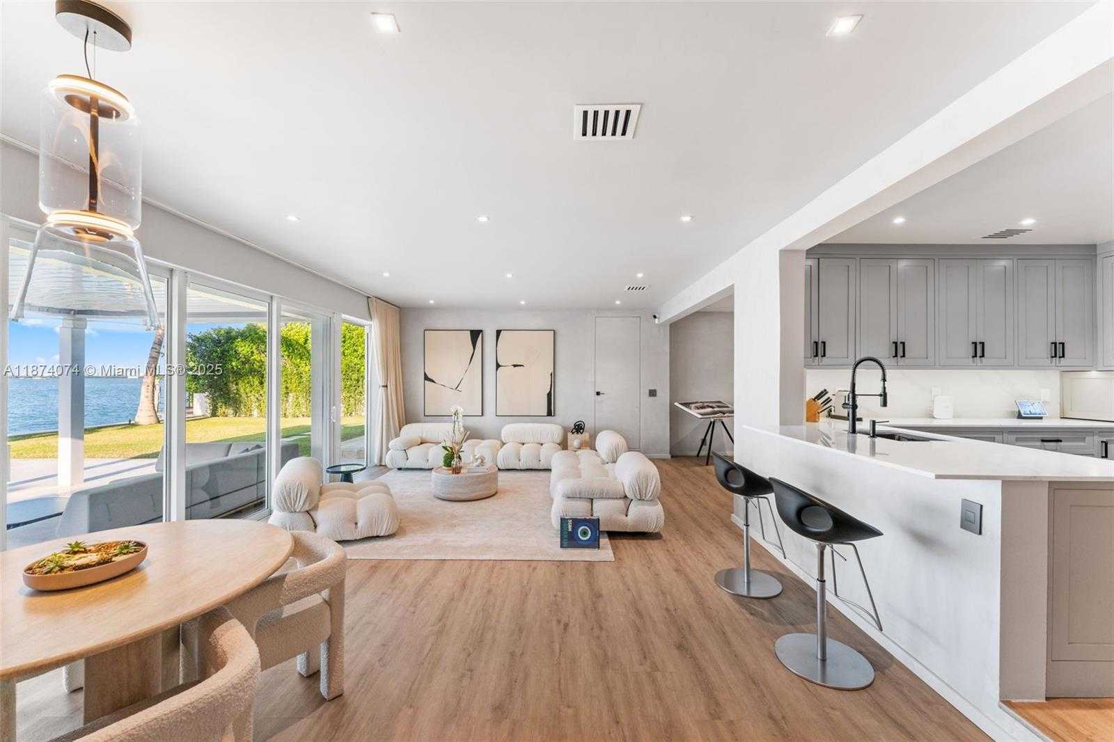 Small Image of 1011 NORTH VENETIAN DR, Miami Number 6