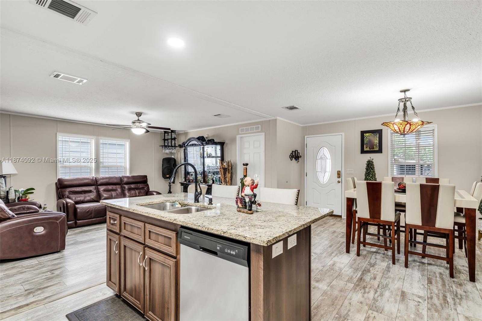 Small Image of 12850 WEST STATE RD #1 GARDENIA LN, Davie Number 11