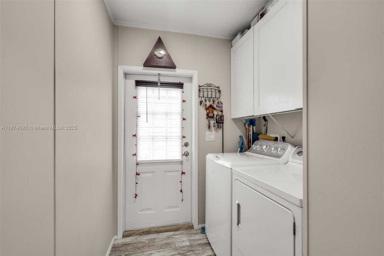 Small Image of 12850 WEST STATE RD #1 GARDENIA LN, Davie Number 14