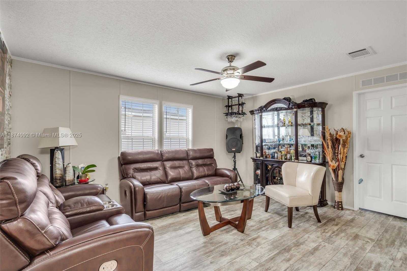 Small Image of 12850 WEST STATE RD #1 GARDENIA LN, Davie Number 15