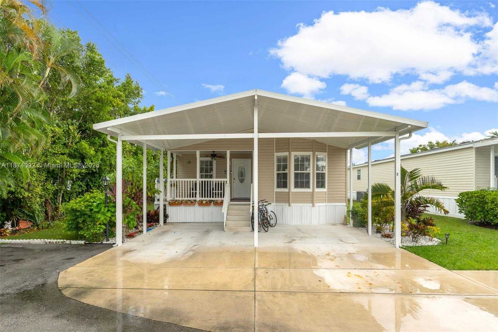 Small Image of 12850 WEST STATE RD #1 GARDENIA LN, Davie Number 17