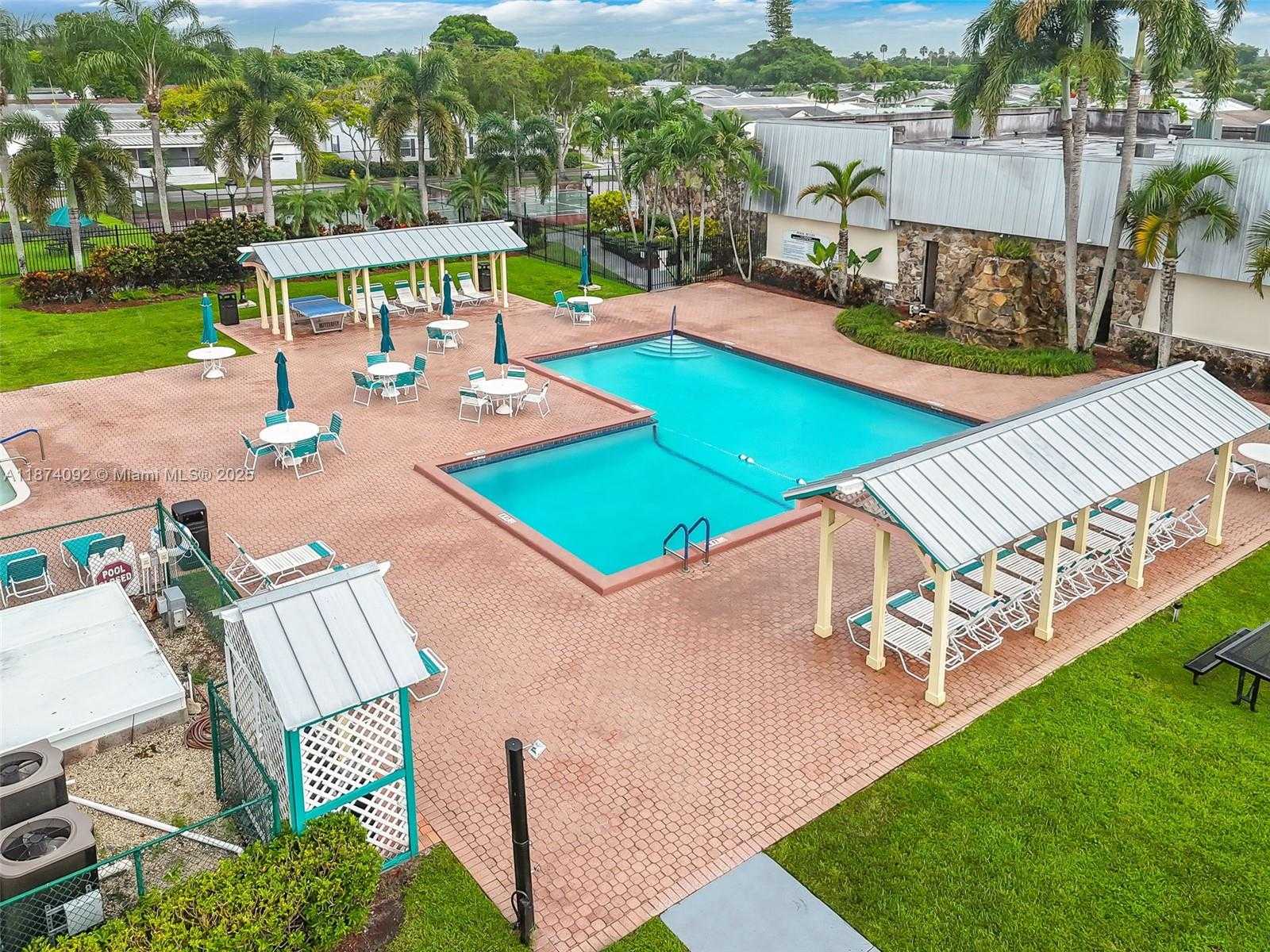 Small Image of 12850 WEST STATE RD #1 GARDENIA LN, Davie Number 22