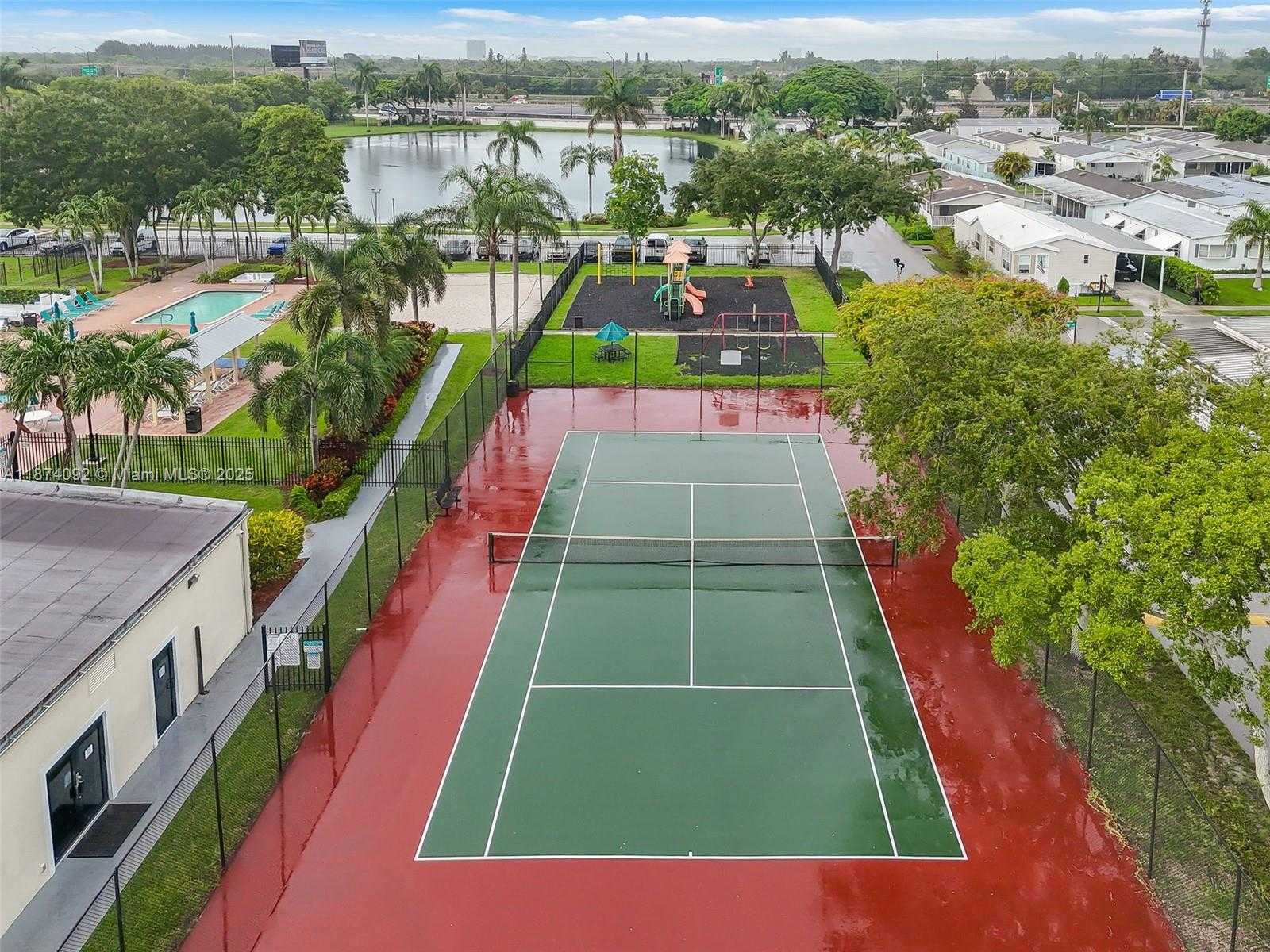 Small Image of 12850 WEST STATE RD #1 GARDENIA LN, Davie Number 23
