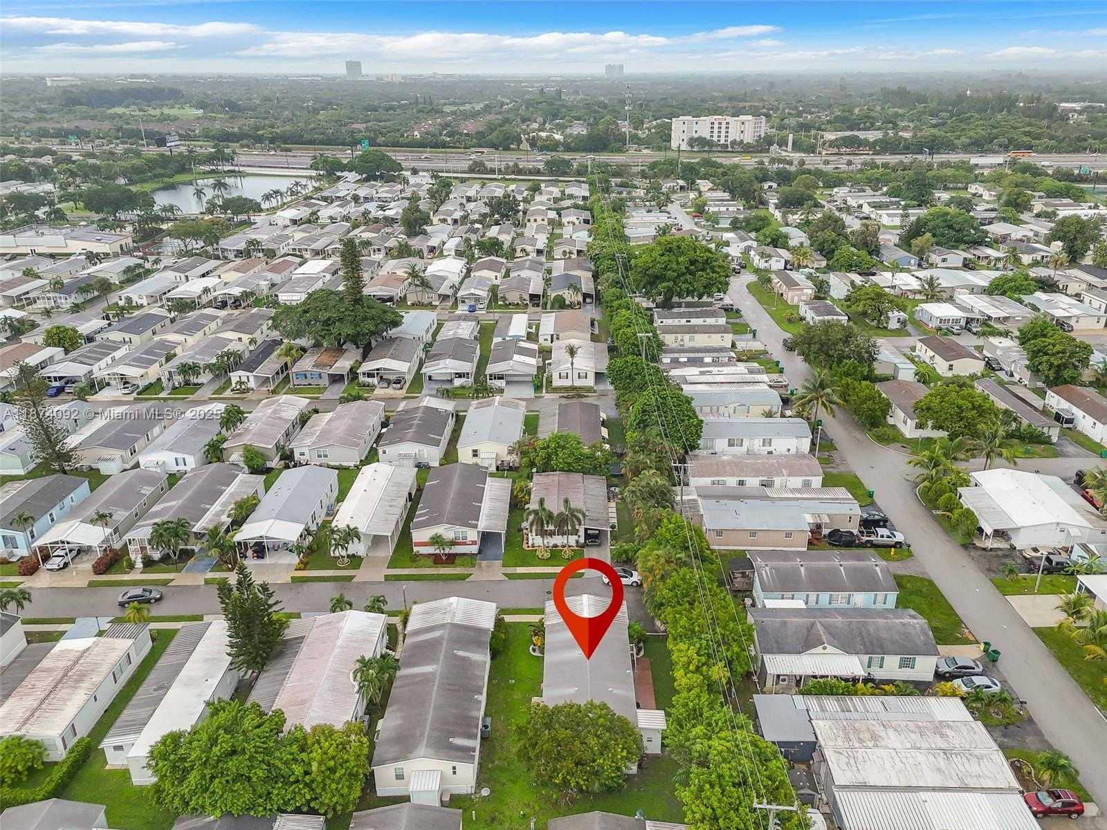 Small Image of 12850 WEST STATE RD #1 GARDENIA LN, Davie Number 28