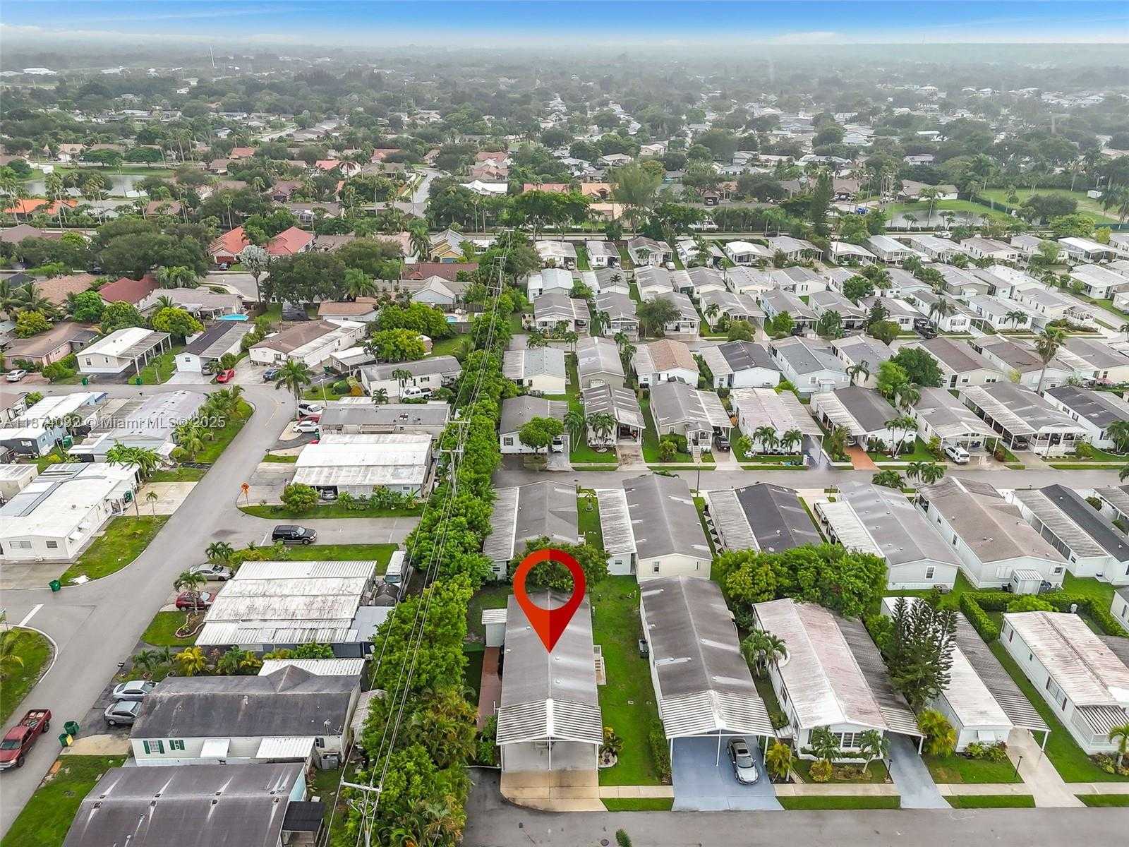 Small Image of 12850 WEST STATE RD #1 GARDENIA LN, Davie Number 32