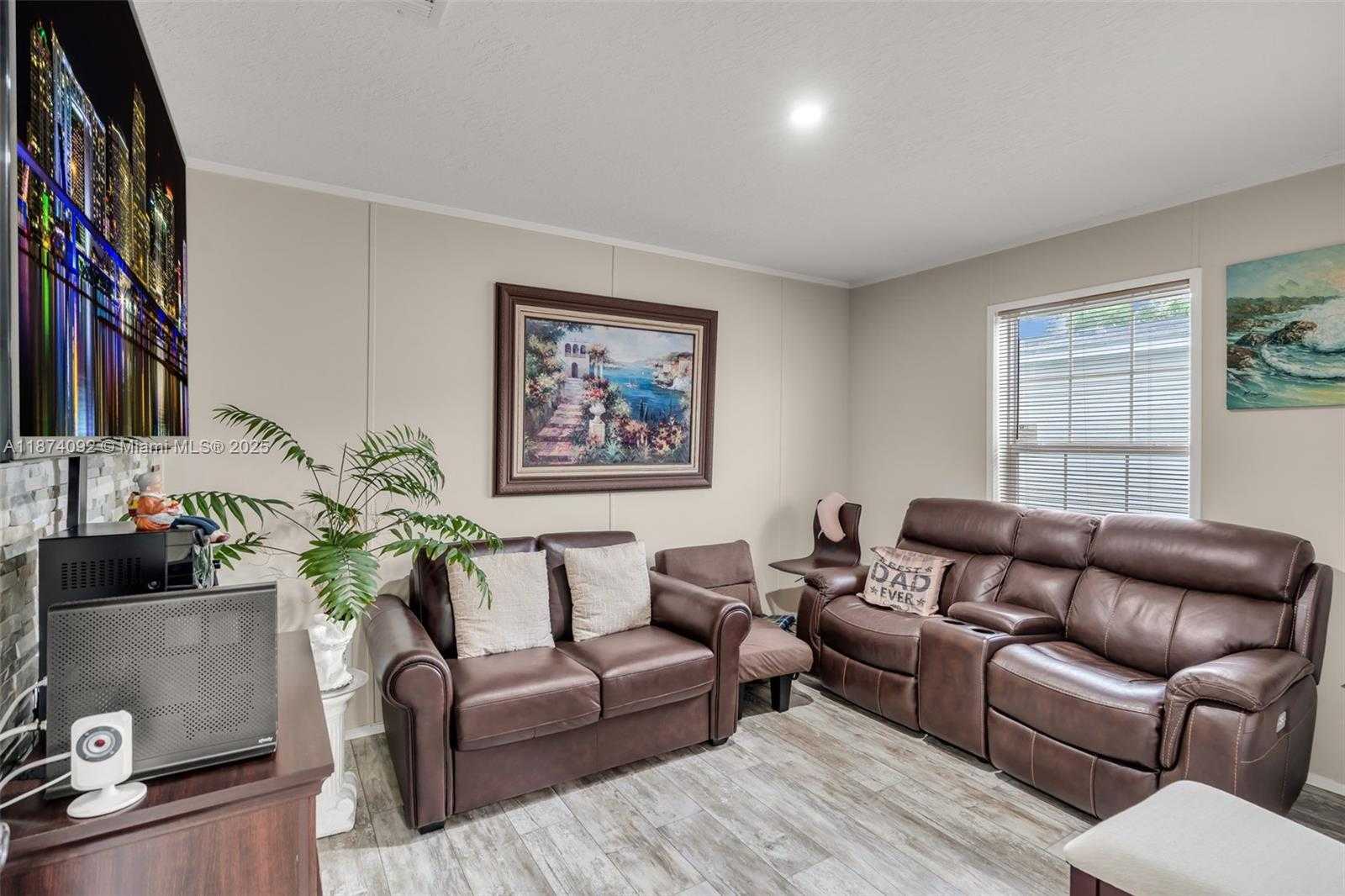 Small Image of 12850 WEST STATE RD #1 GARDENIA LN, Davie Number 4