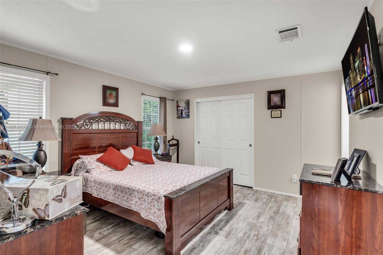 Small Image of 12850 WEST STATE RD #1 GARDENIA LN, Davie Number 6