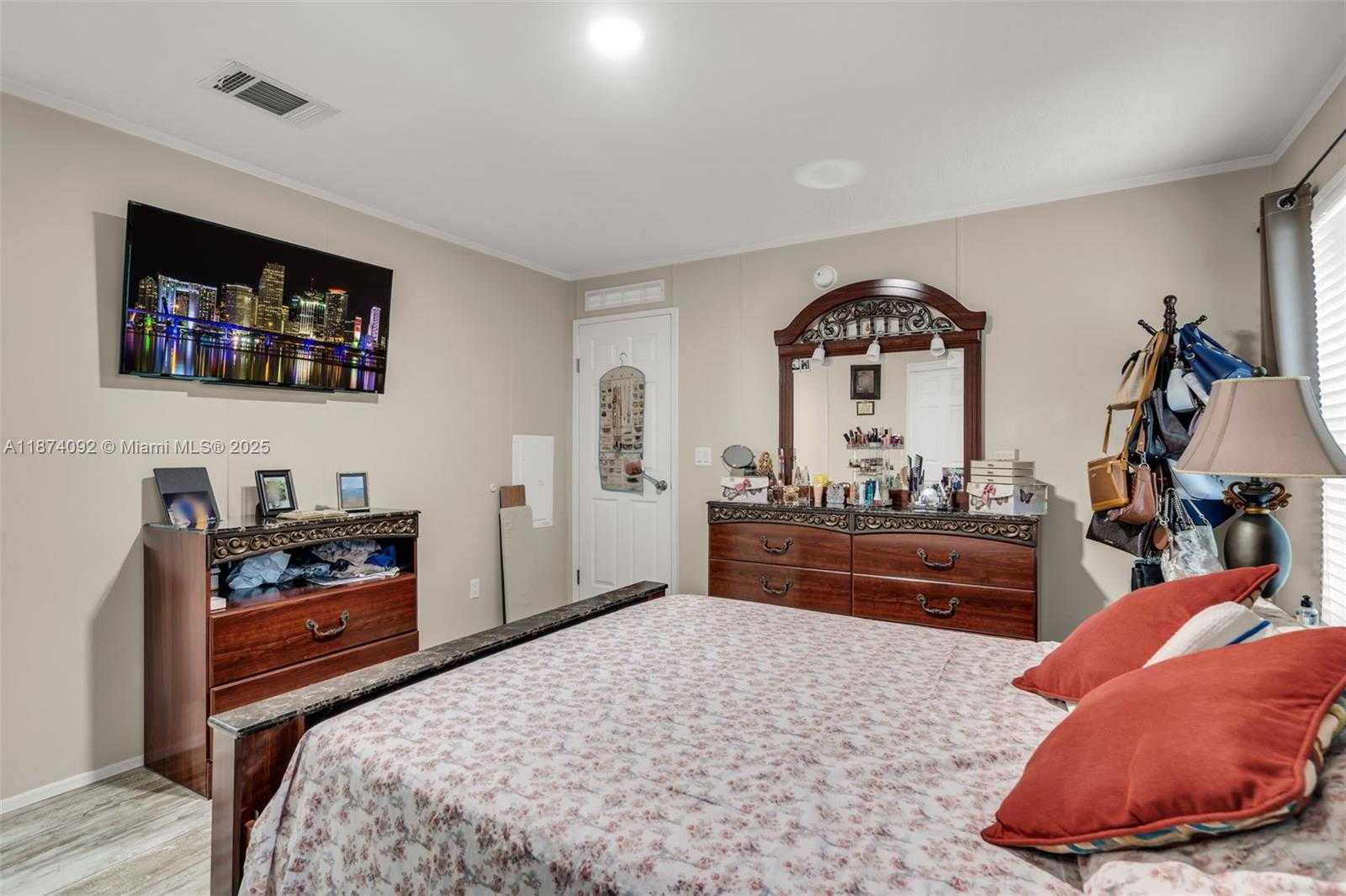 Small Image of 12850 WEST STATE RD #1 GARDENIA LN, Davie Number 8