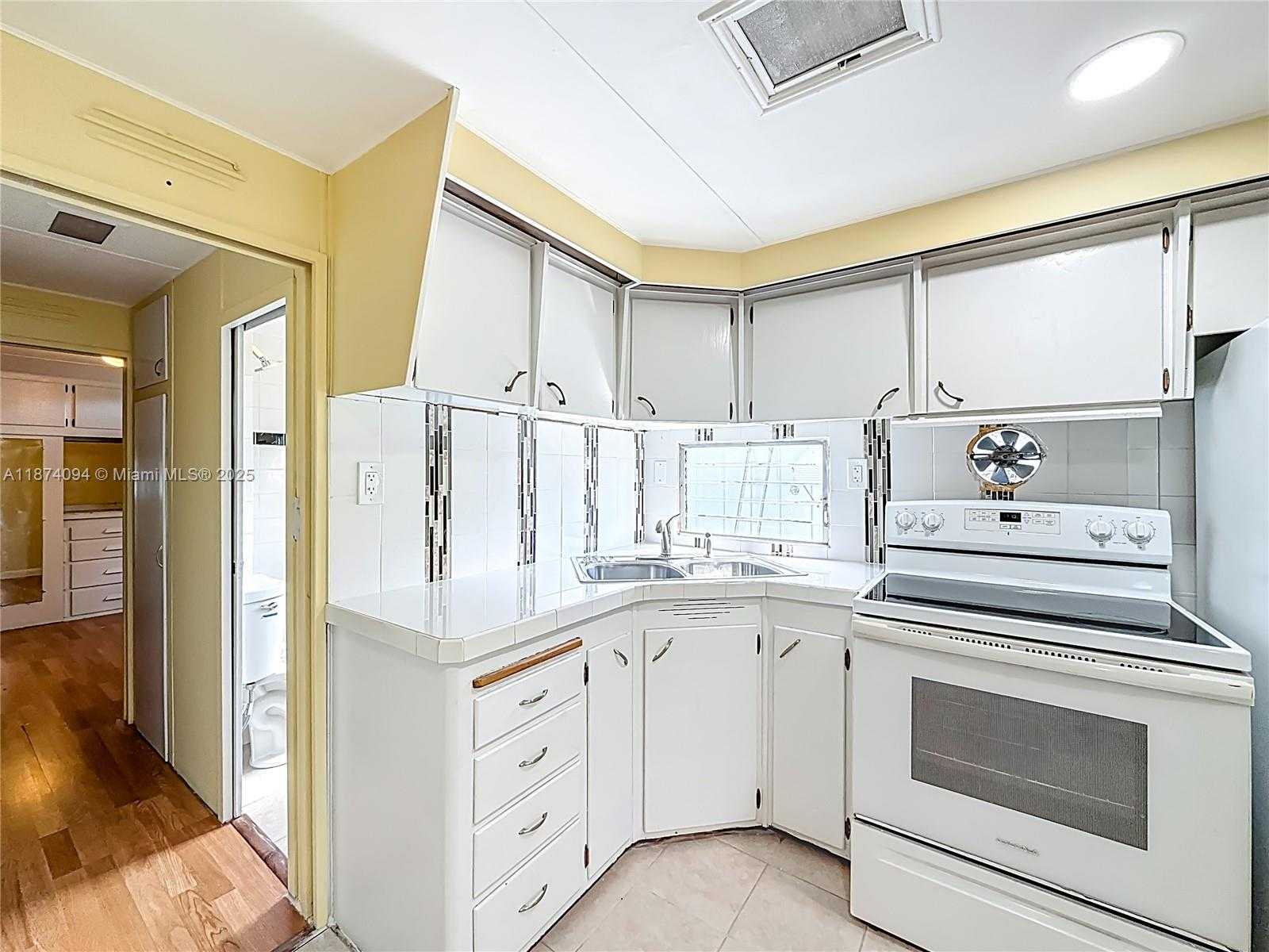 Small Image of 4165 SOUTH 88TH CT S, Boynton Beach Number 16