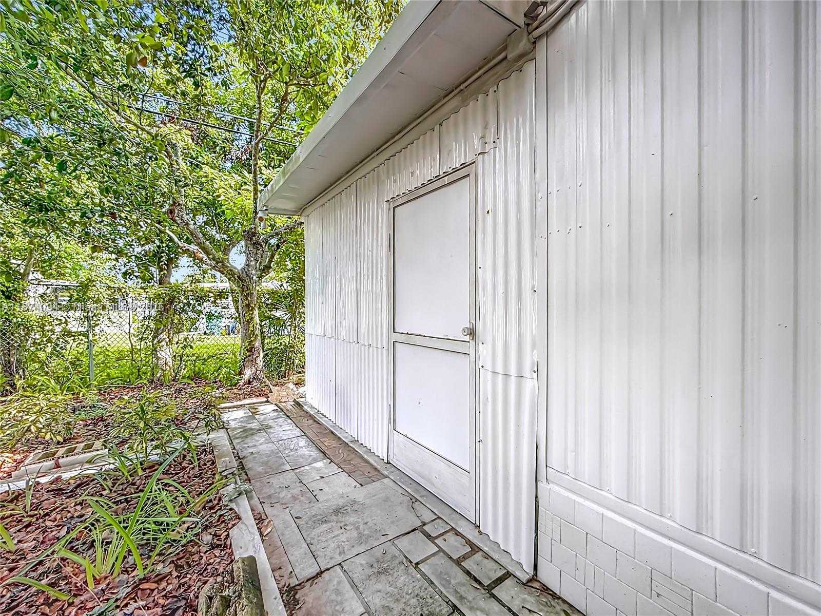 Small Image of 4165 SOUTH 88TH CT S, Boynton Beach Number 26