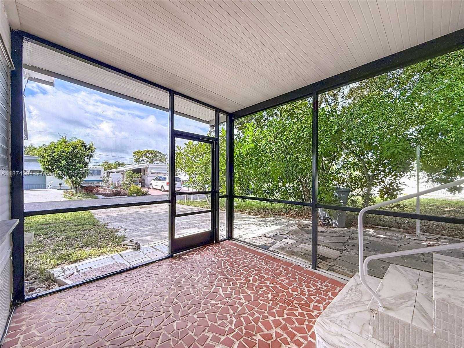 Small Image of 4165 SOUTH 88TH CT S, Boynton Beach Number 3