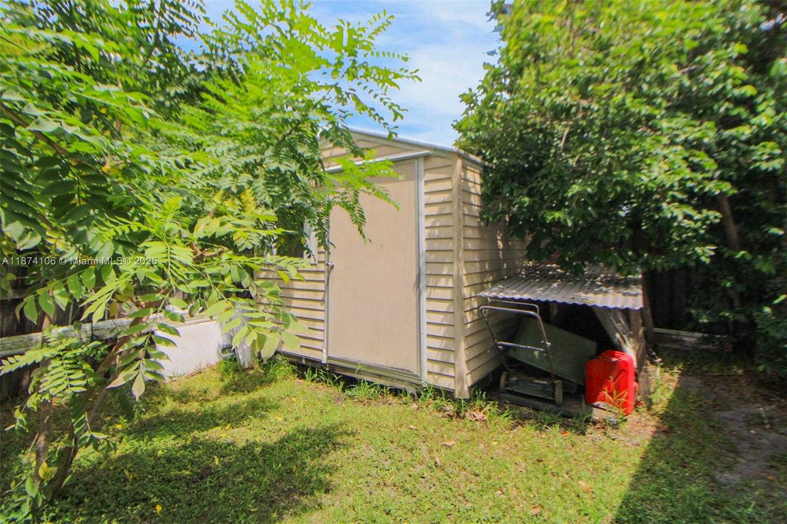 Small Image of 9411 NORTH WEST 19TH ST, Pembroke Pines Number 23