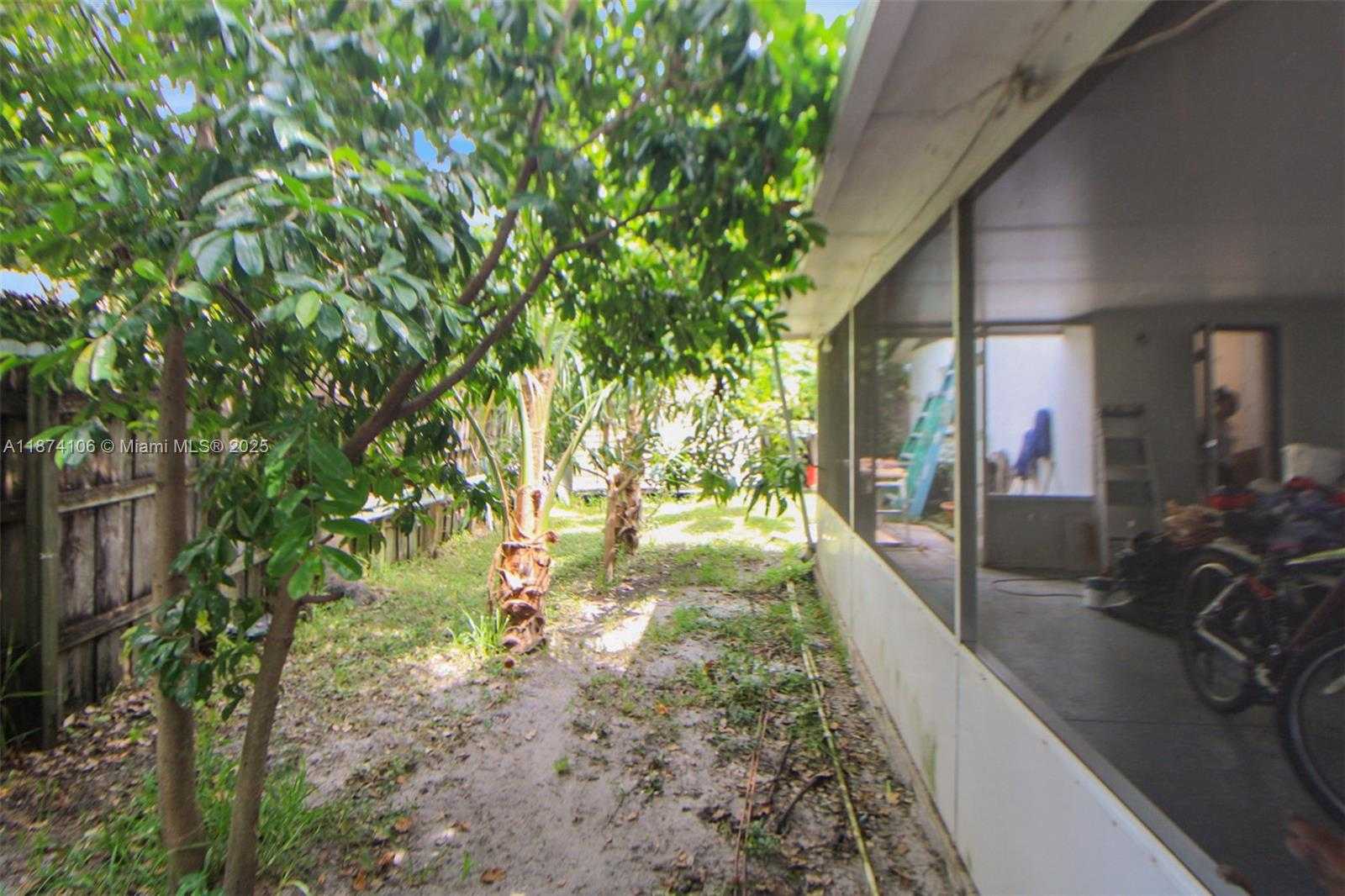 Small Image of 9411 NORTH WEST 19TH ST, Pembroke Pines Number 24