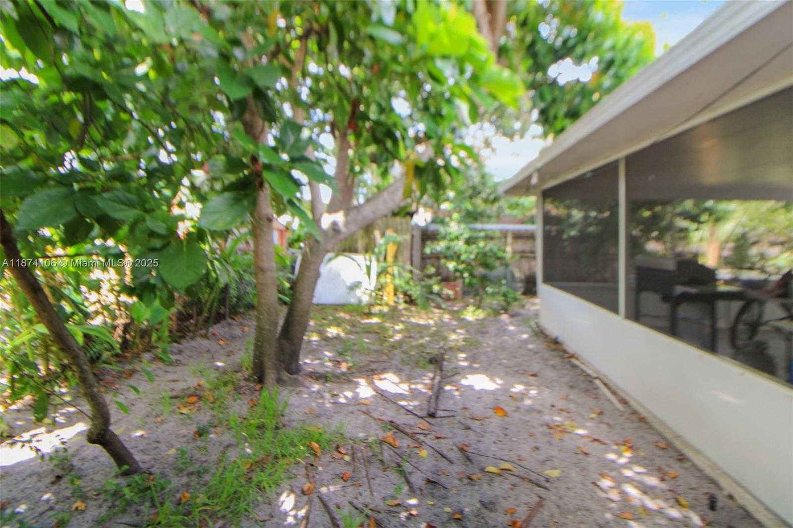 Small Image of 9411 NORTH WEST 19TH ST, Pembroke Pines Number 25
