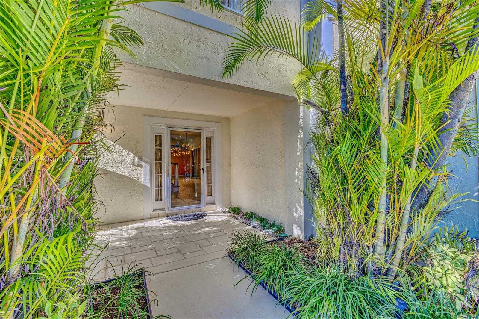 Small Image of 30 WINDSOR LN, Palm Beach Gardens Number 2