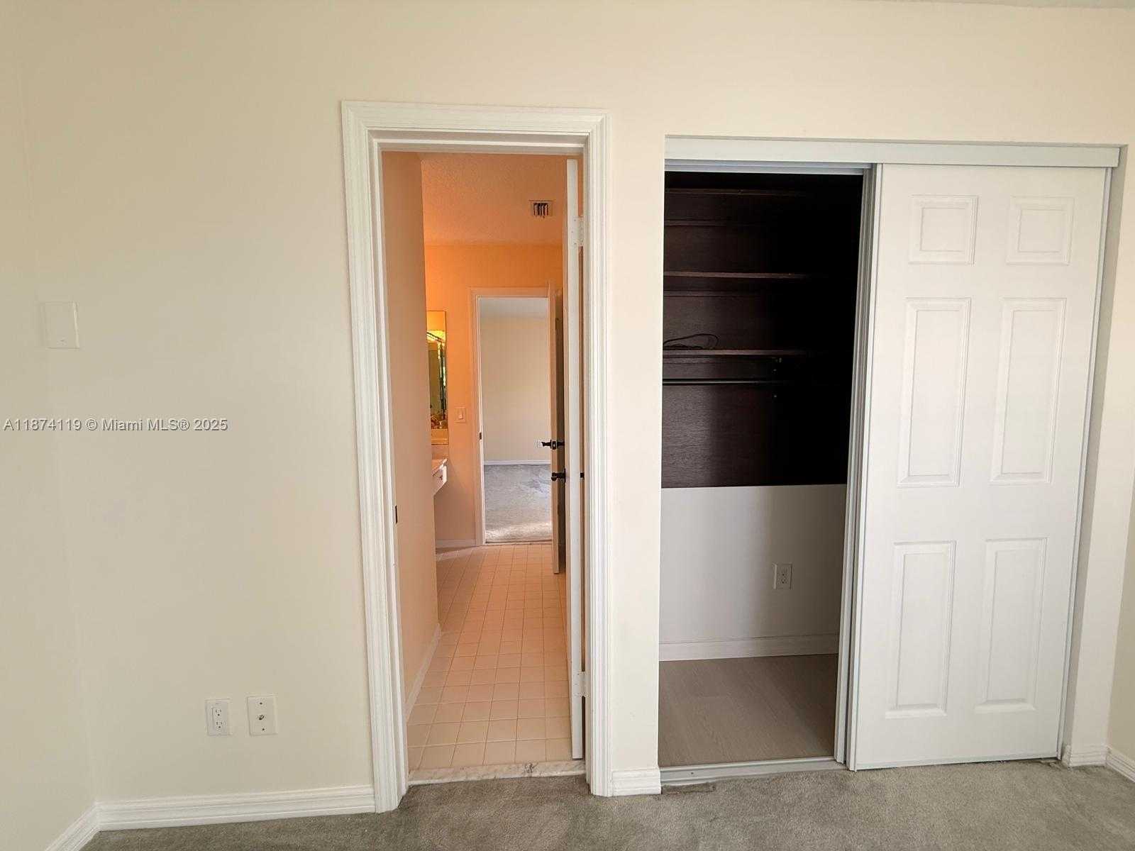 Small Image of 30 WINDSOR LN, Palm Beach Gardens Number 32