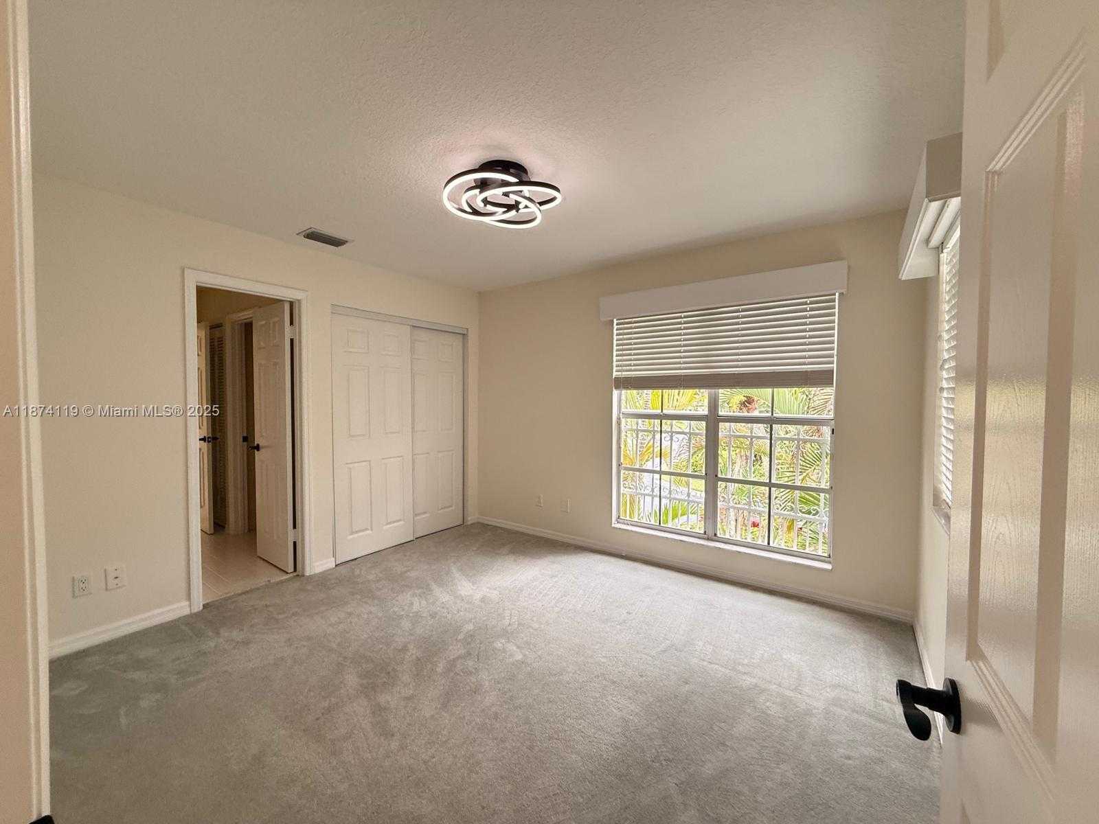 Small Image of 30 WINDSOR LN, Palm Beach Gardens Number 34