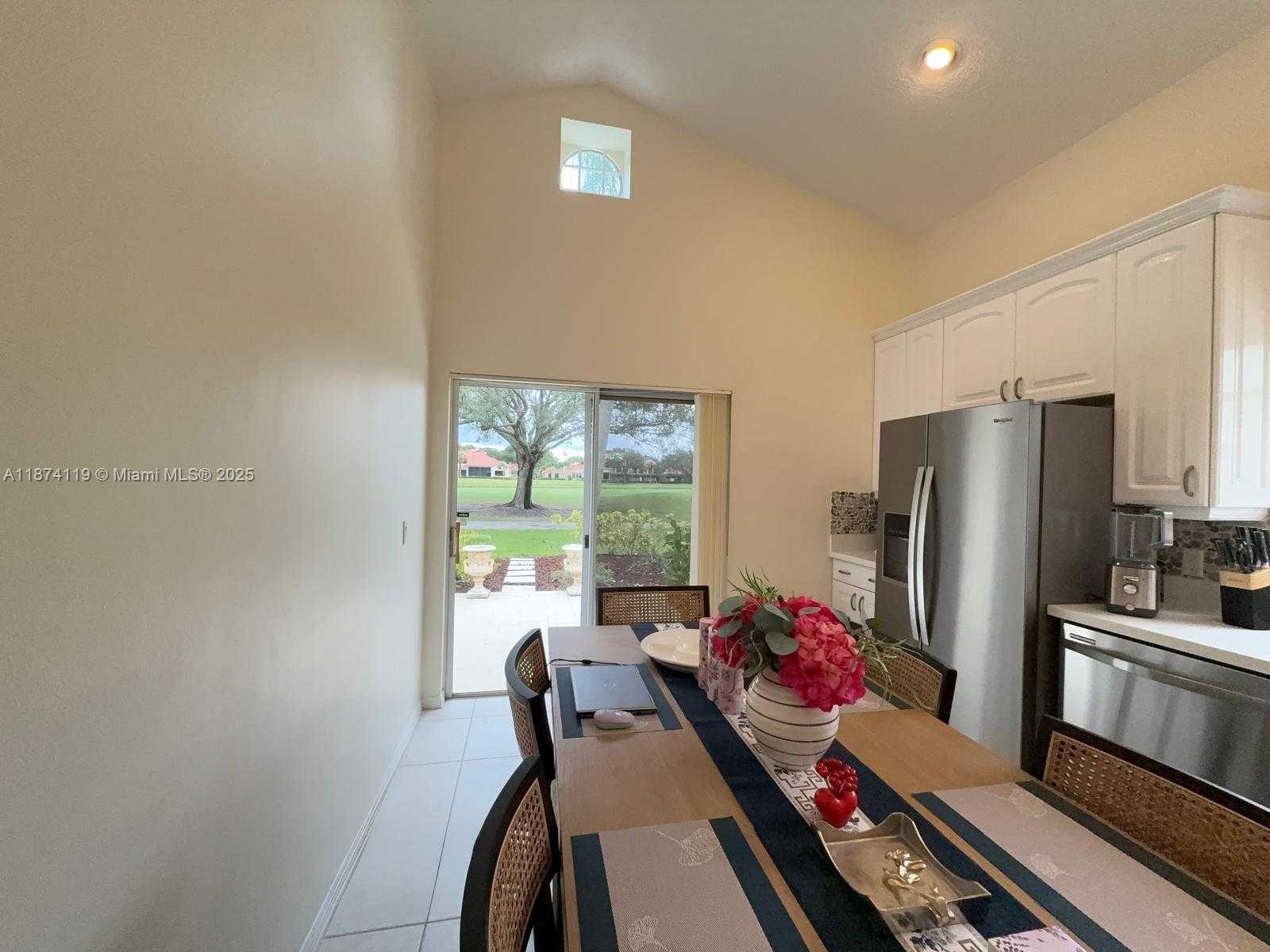 Small Image of 30 WINDSOR LN, Palm Beach Gardens Number 38