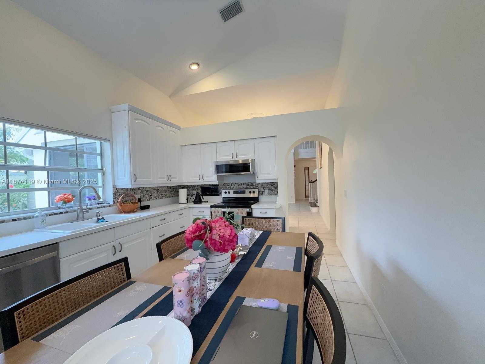 Small Image of 30 WINDSOR LN, Palm Beach Gardens Number 40
