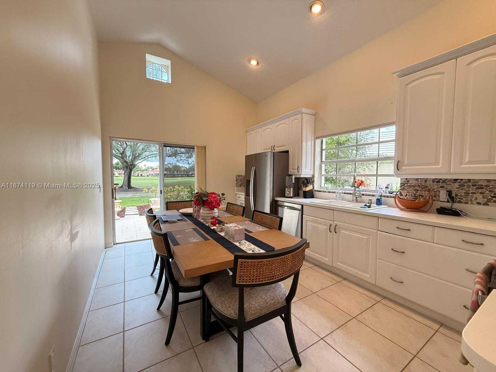 Small Image of 30 WINDSOR LN, Palm Beach Gardens Number 41
