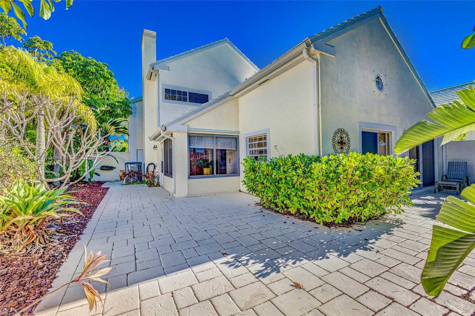 Small Image of 30 WINDSOR LN, Palm Beach Gardens Number 64