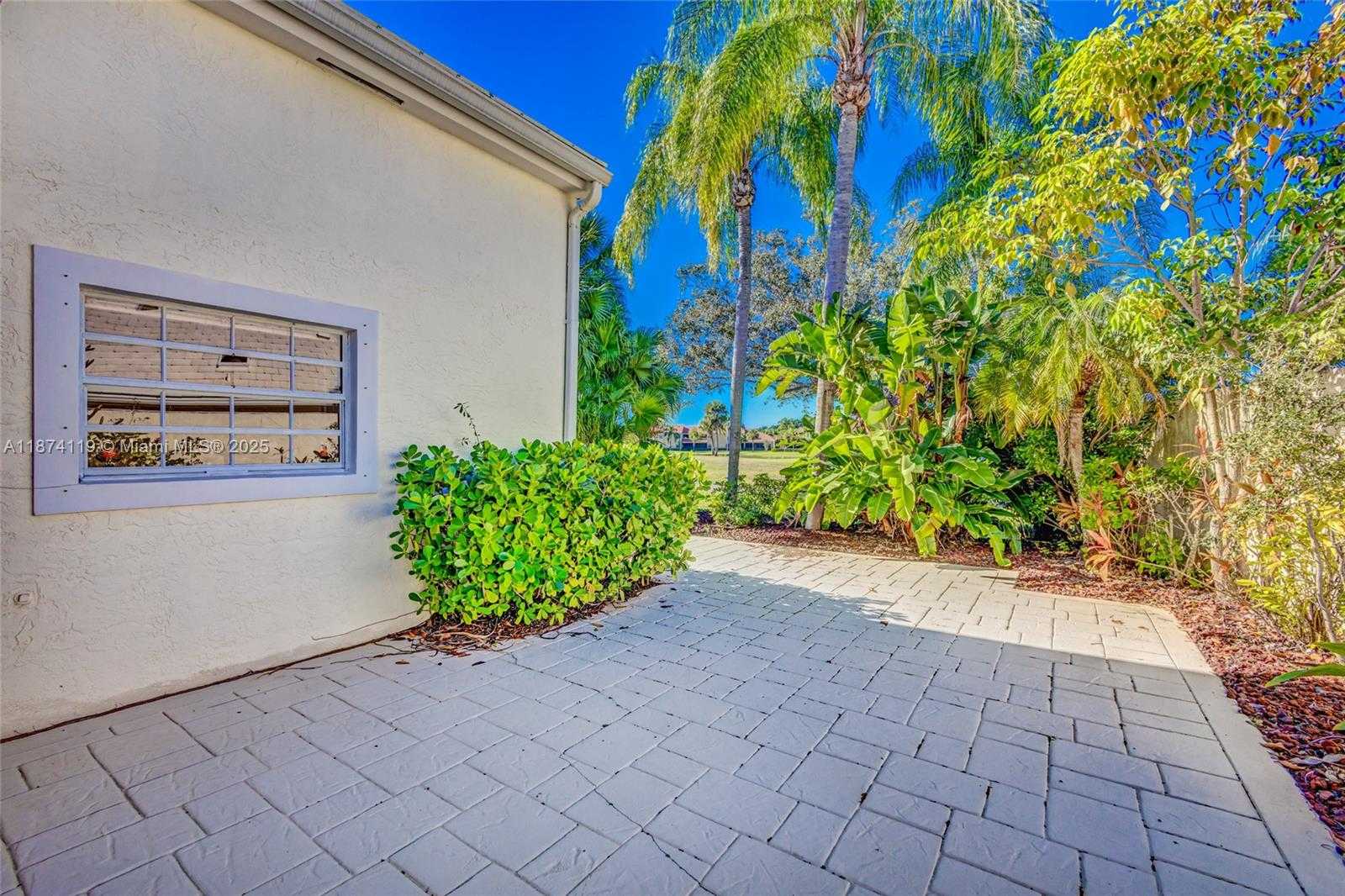 Small Image of 30 WINDSOR LN, Palm Beach Gardens Number 65