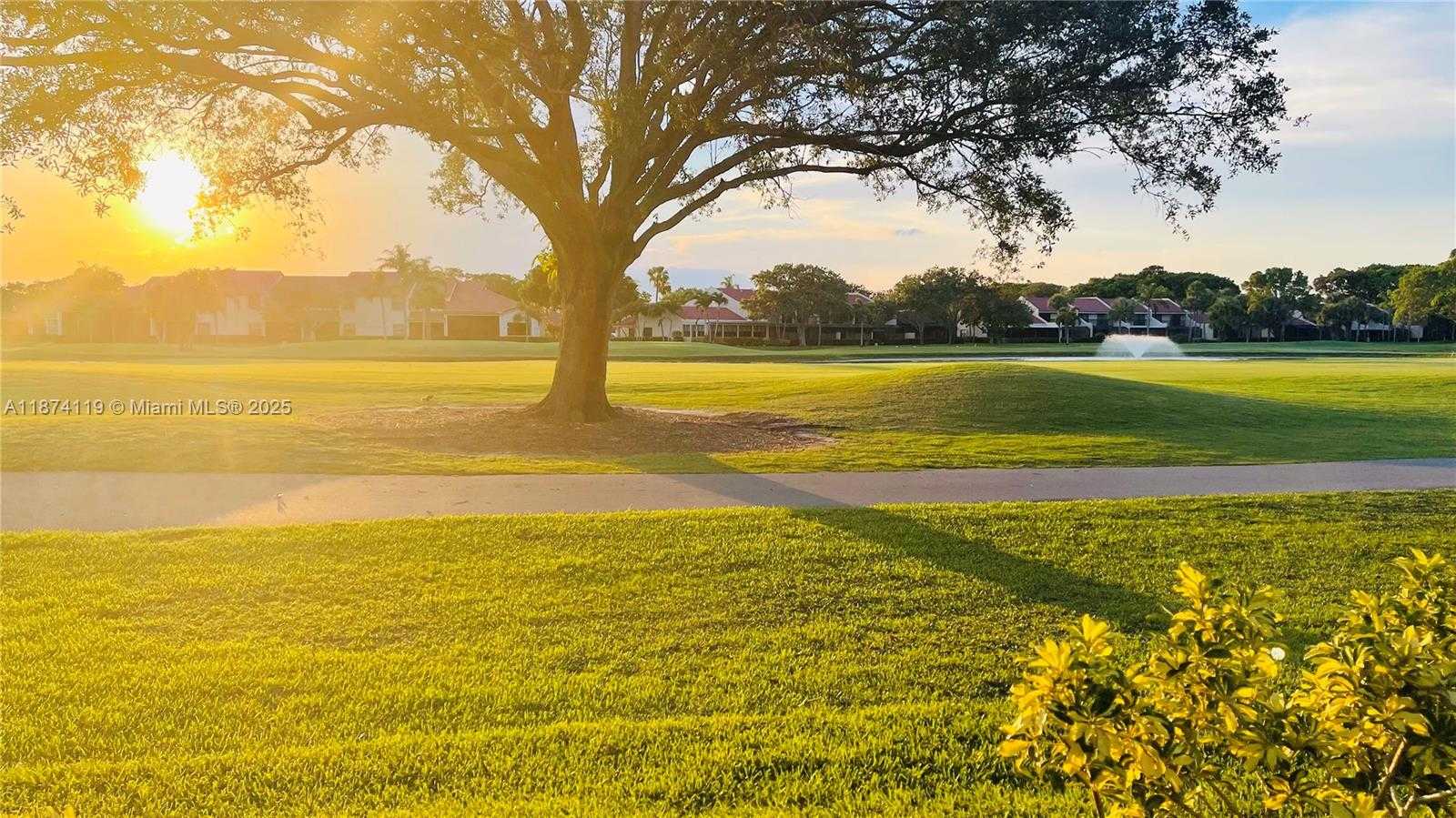 Small Image of 30 WINDSOR LN, Palm Beach Gardens Number 69