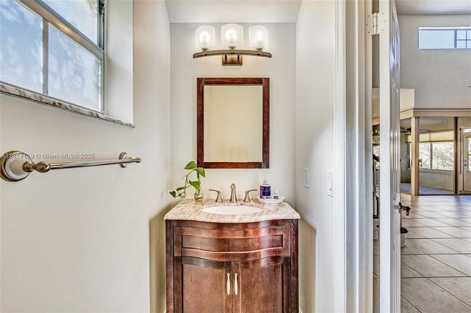 Small Image of 30 WINDSOR LN, Palm Beach Gardens Number 7