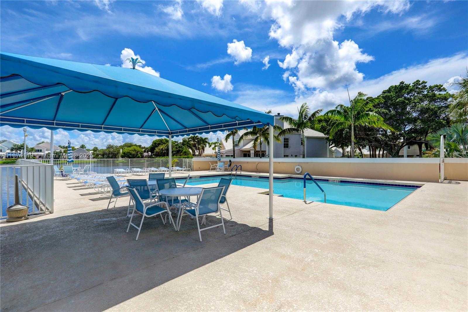 Small Image of 30 WINDSOR LN, Palm Beach Gardens Number 73