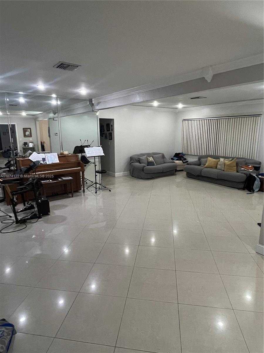 Small Image of 7521 SOUTH WEST 57TH TER, Miami Number 3