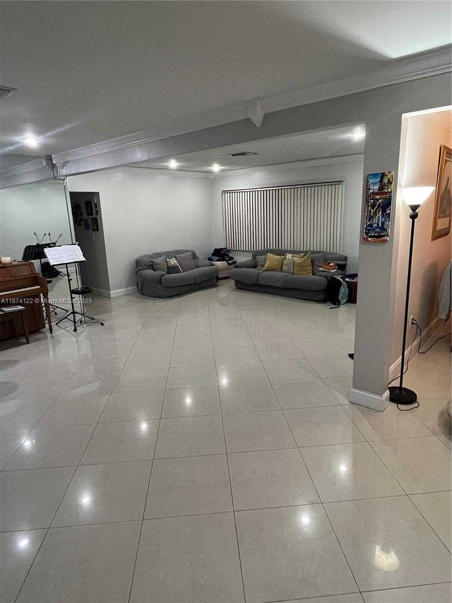 Small Image of 7521 SOUTH WEST 57TH TER, Miami Number 4