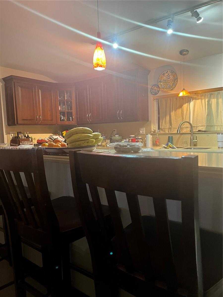 Small Image of 7521 SOUTH WEST 57TH TER, Miami Number 6