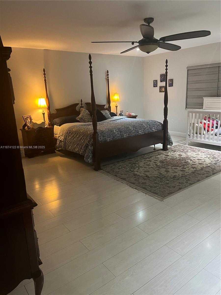 Small Image of 7521 SOUTH WEST 57TH TER, Miami Number 8